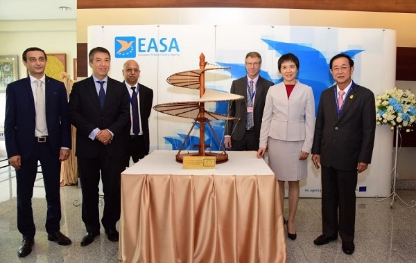 Right to left: H.E. Ministry Arkhom Termpittayapaisith, Minister of Transport, Thailand; Dr Fang Liu, Secretary General, ICAO; Steve Creamer, Director of Air Navigation Bureau, ICAO; Arun Mishra, Regional Director, ICAO; Patrick Ky, Executive Director, EASA; Paolo Zingale, Head of FPI, EU delegation to Thailand.