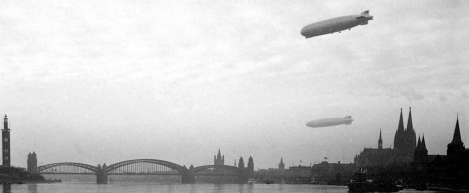 The airships "Graf Zeppelin" and the new "Hindenburg" 